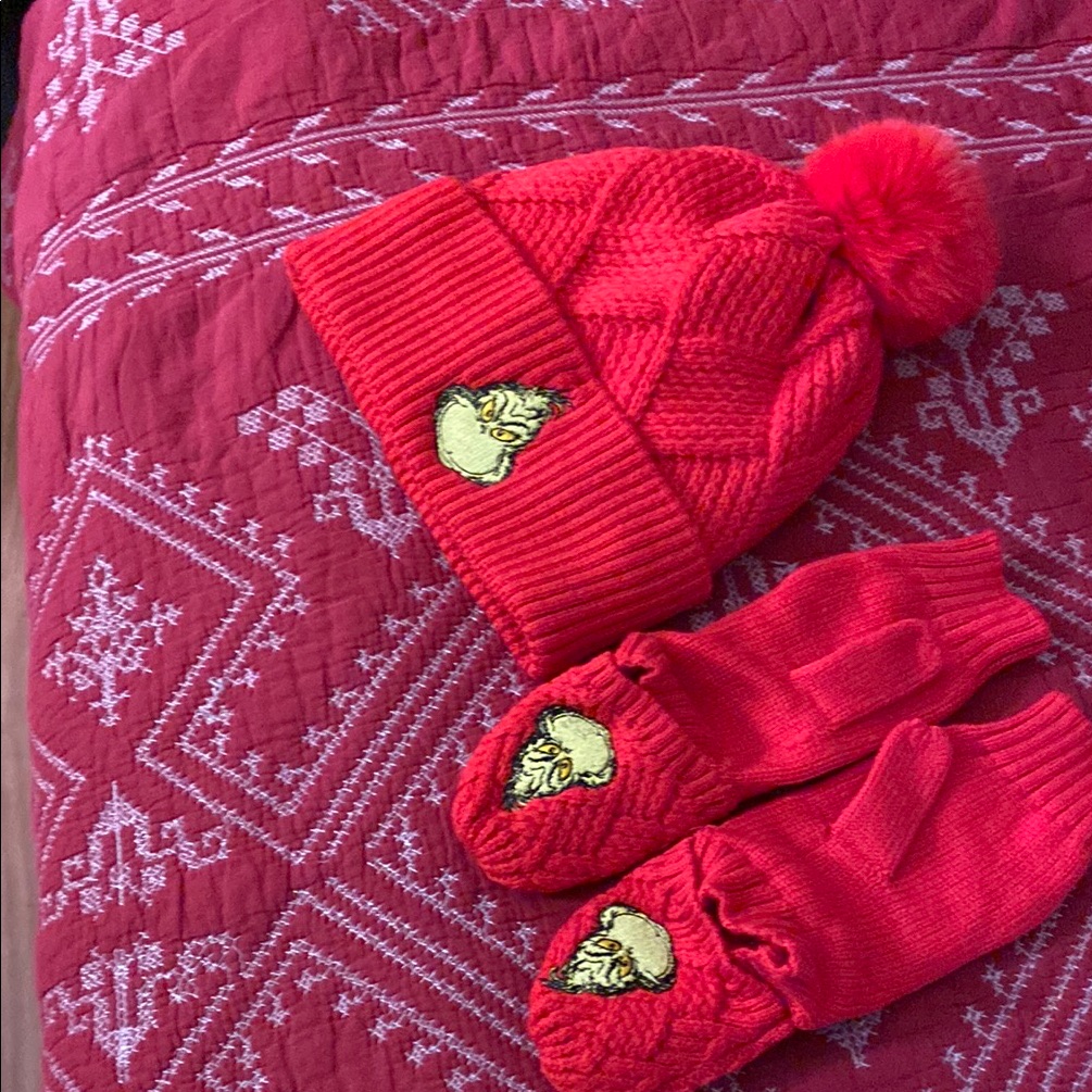 The Grinch Hat And Gloves Set